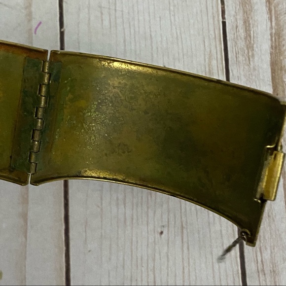 Vintage Goldtone Floral Cuff Bracelet - Picture 12 of 15